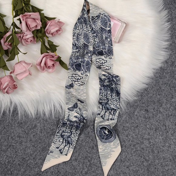 Geometric print blue twilly scarf - Picture 4 of 10